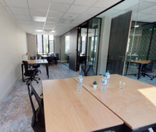 Bureau privé 25 m² 7 postes Coworking Rue Saint-Etienne Lille 59800 - photo 1